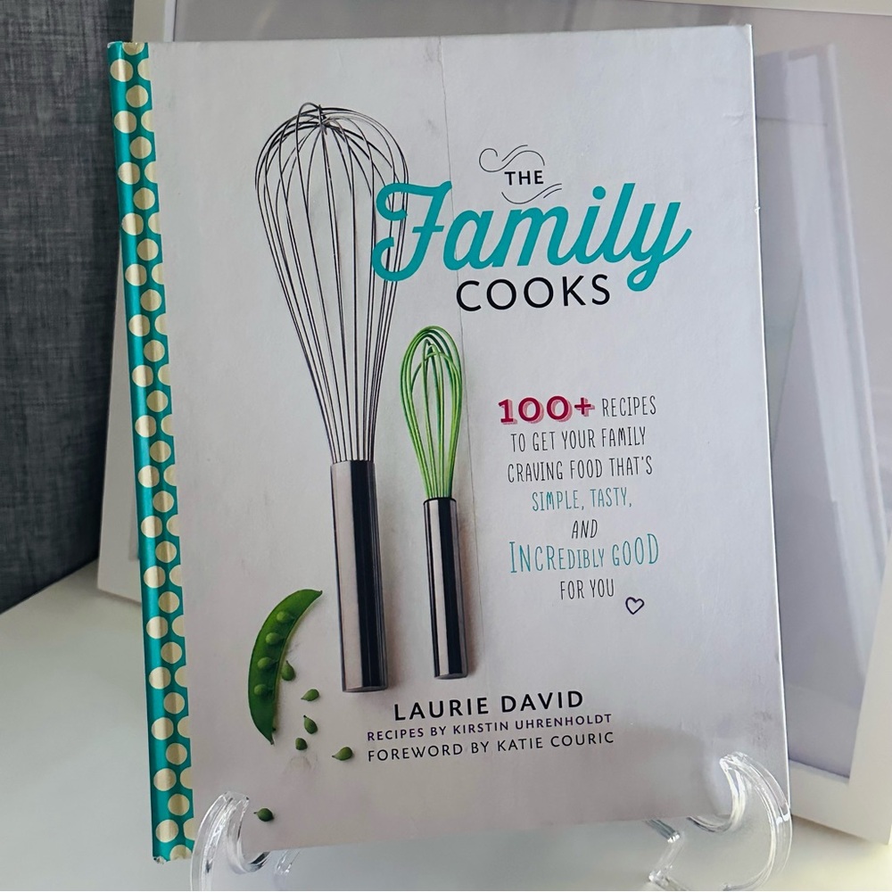 NEW The Family Cooks +100 Recipes Cookbook Hardcover Recipe Book